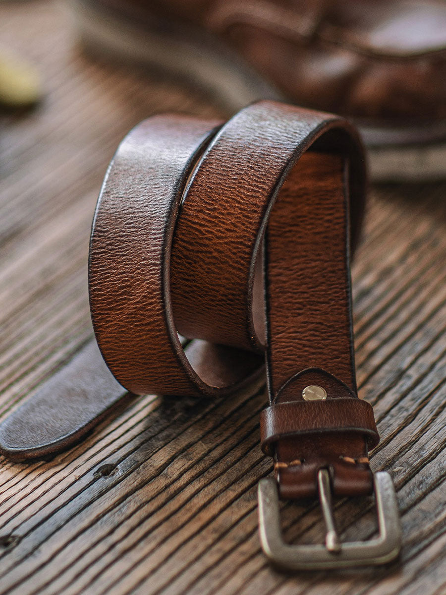 DISTRESSED LEATHER BELT