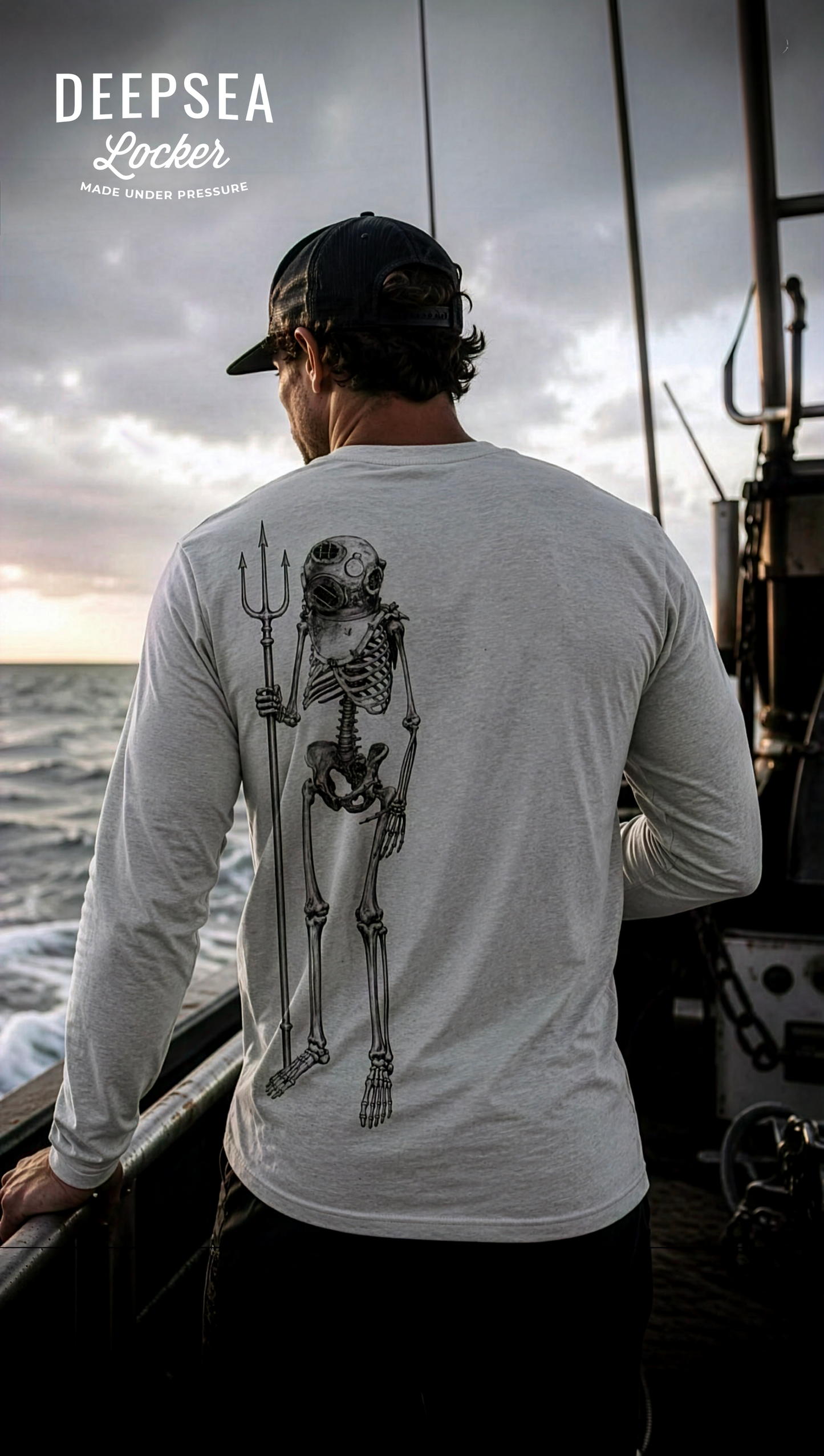 Dead in the Water™ / Men’s Long Sleeve Shirt
