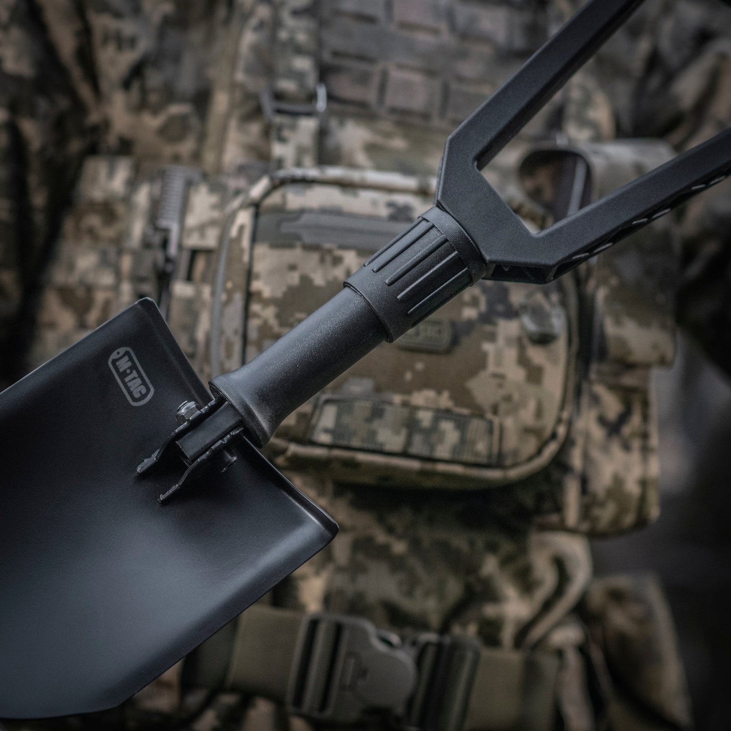 M‑Tac Folding Shovel with Carry Case