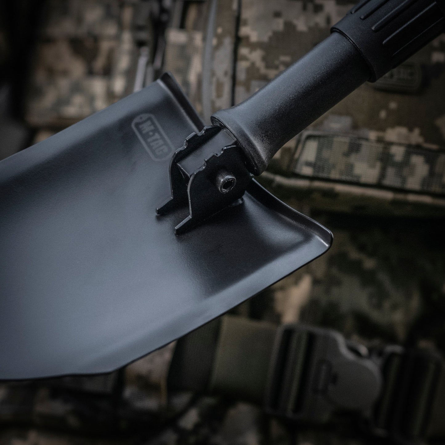 M‑Tac Folding Shovel with Carry Case