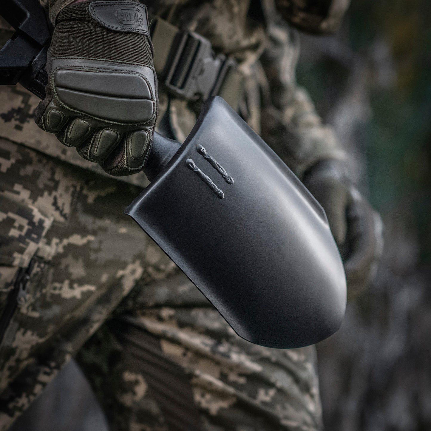 M‑Tac Folding Shovel with Carry Case